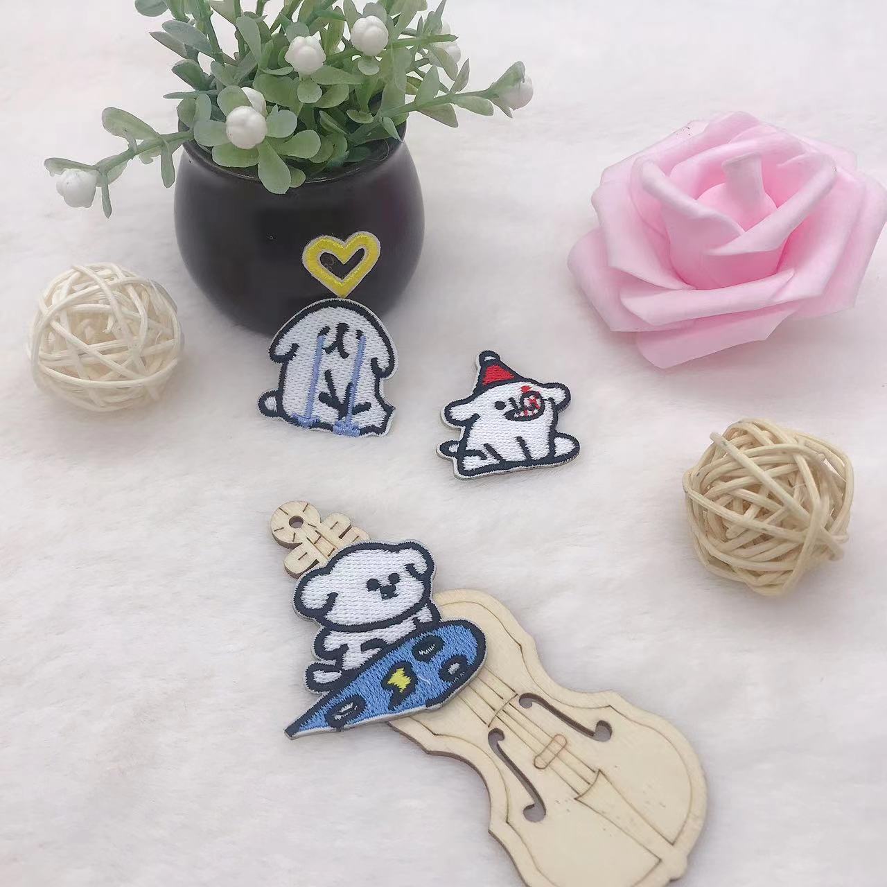 可爱线条狗高颜值个性刺绣布贴自粘布贴百搭装饰粘贴可爱小奶狗