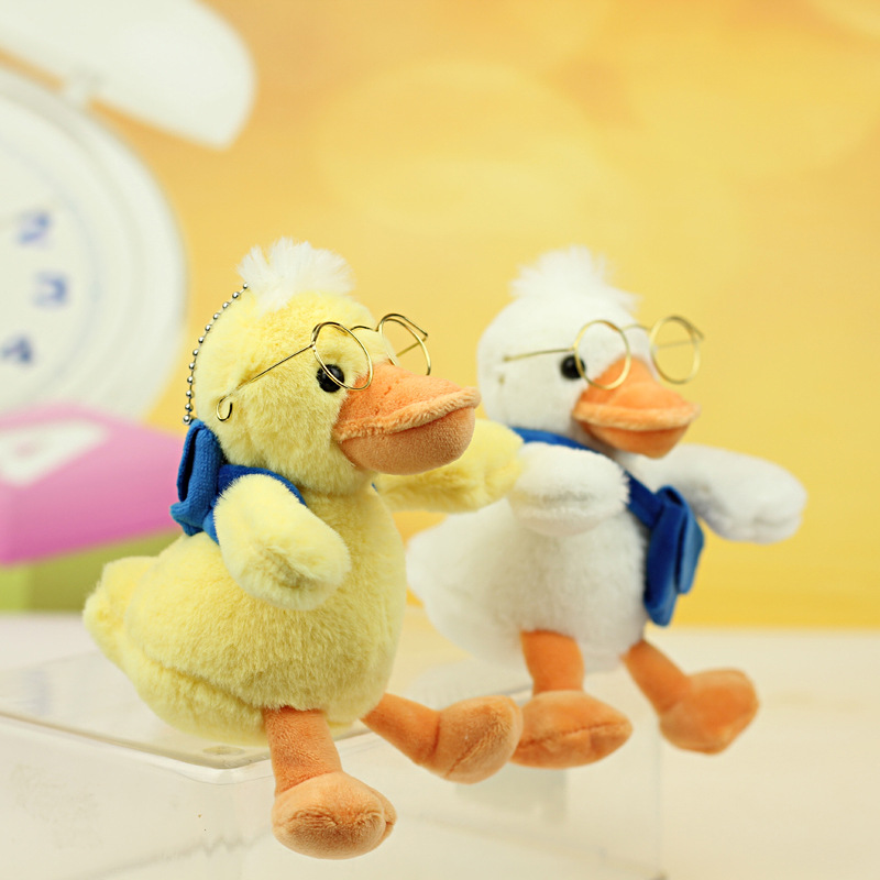 Gafas de pato de peluche de juguete muñeca pequeña muñeca al por mayor Lindo bolso colgante pareja adornos llavero image 3
