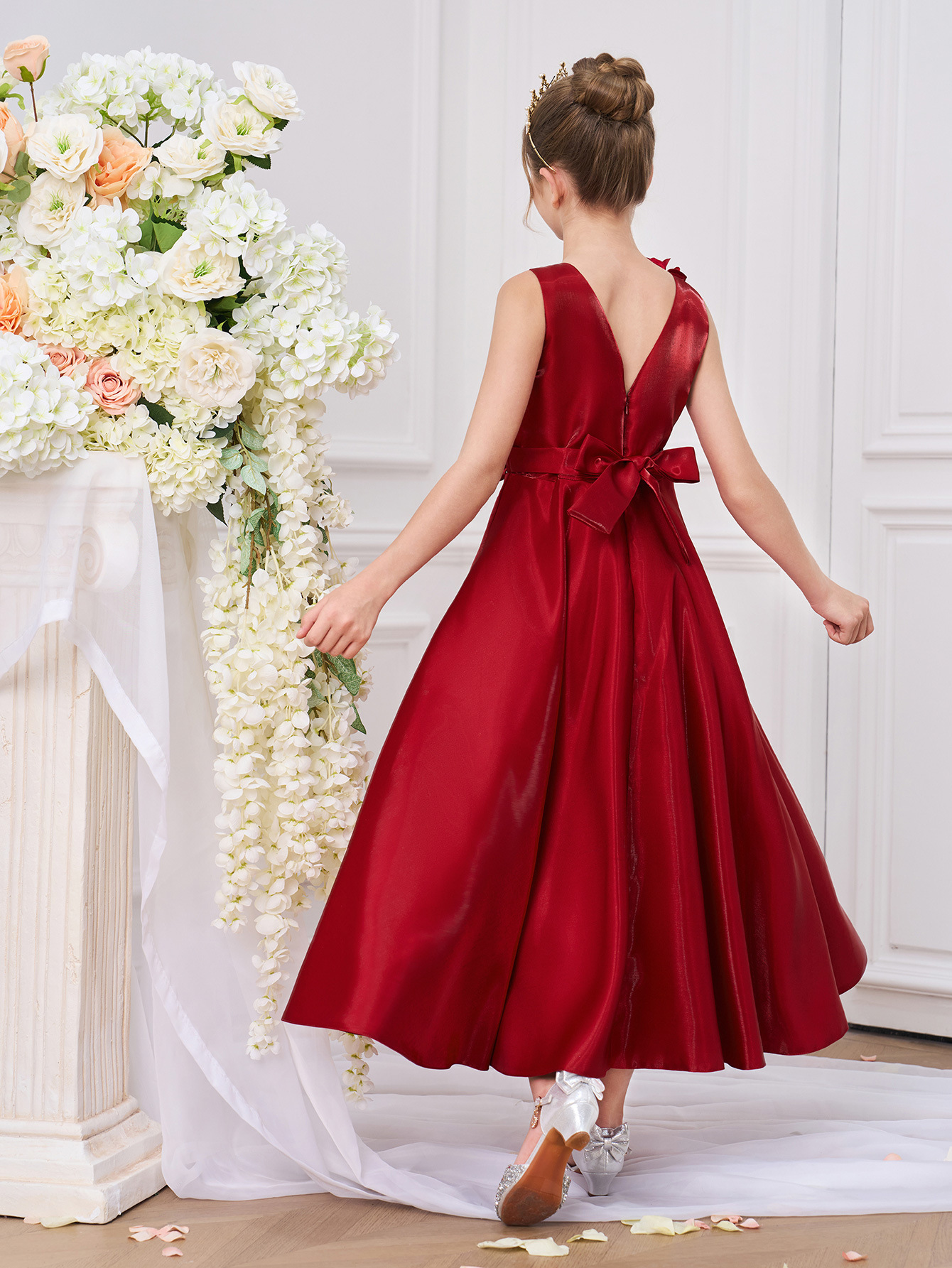 2025 primavera nuevo estilo vestido de niña vestido de satén ligero de agua falda sin mangas con cuello en V falda larga con lazo de apliques tridimensionales