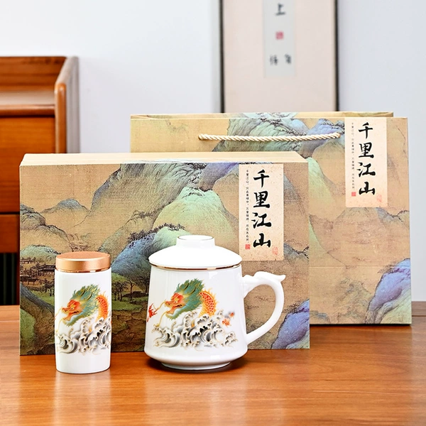 Light yellow Longteng Sihai + tea can (mutton fat jade porcelain)