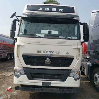 豪沃T7H460马力LNG牵引车国六，豪沃LNG牵引车