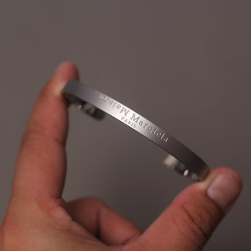 Mm Stainless Steel Engraved Titanium Steel Bracelet for Men and Women, Couple Style, Open Design, Simple and Fashionable Parisian Style Bracelet, Adjustable