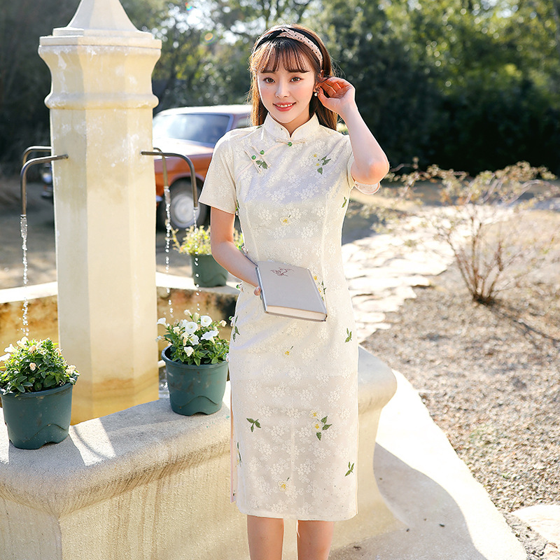 have more cash than can be accounted for cheongsam Improvement 2021 new pattern Short sleeved Young models grace girl Chinese style Retro temperament Dress