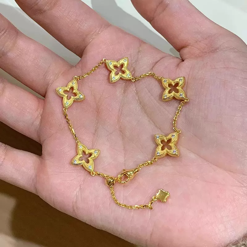 法式复古精致镂空拉丝四叶草手链女时尚气质百搭简约高级感锁骨链