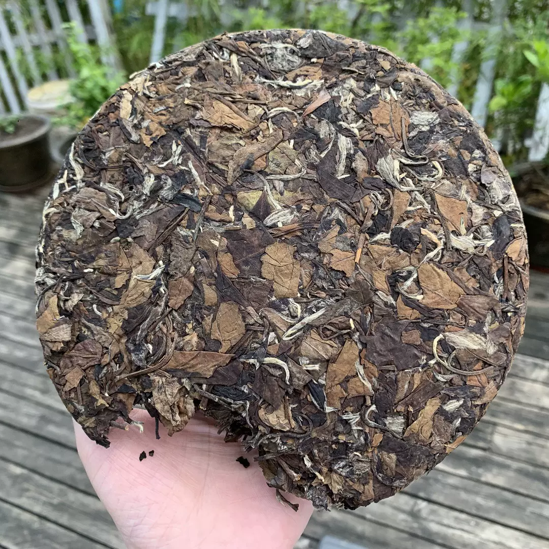 福鼎大毫白茶2018寿眉饼350克高山白茶茶饼批发厂家直销