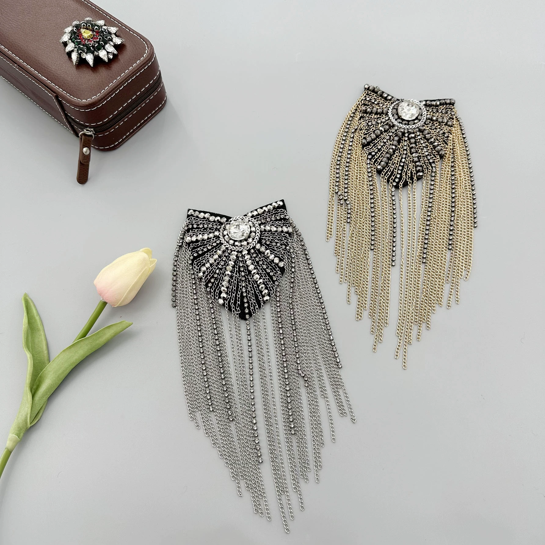 Прямые продажи с фабрики большого количества в наличии модной одежды ручной работы из бисера подвесные цепочки погоны из нетканого материала Нижняя Женская Универсальная