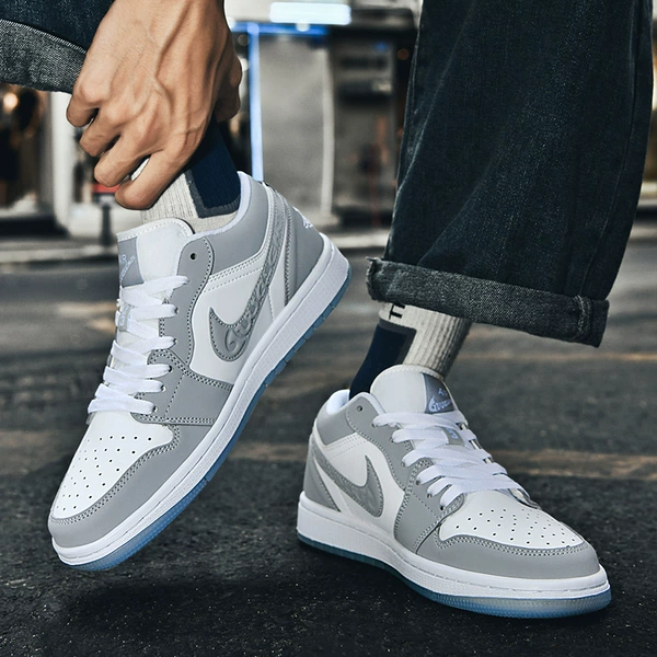 AJ1 Dior Gray Men and Women The same paragraph [Small one code]