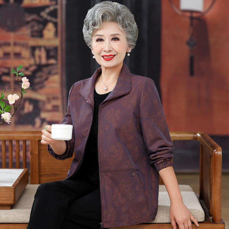 Средние и пожилые женщины мамы осенние тонкие куртки 60 лет 70 лет иностранная бабушка весна и осень свободная куртка большого размера