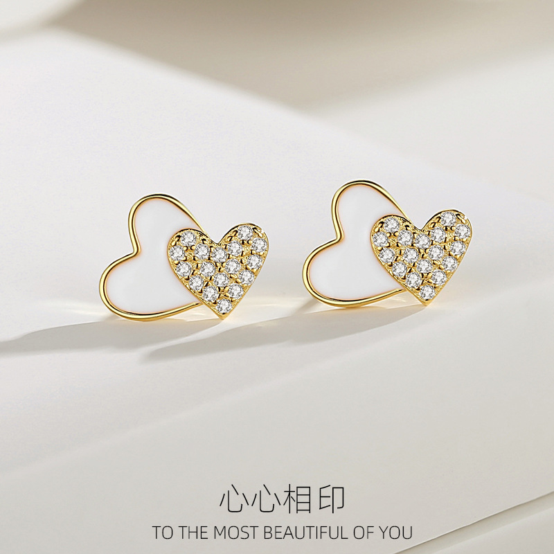 Douyin mismo párrafo Pendientes de plata esterlina S925 Pendientes de amor coreano Pendientes de corazón a corazón femenino Pendientes en forma de corazón Joyería dulce