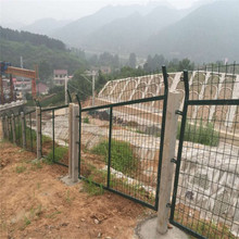 现货长沙框架护栏网户外光伏电站围栏网农场果园栅栏高速公路护栏