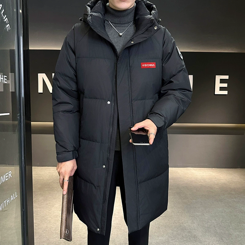 Открытый горный пуховик в прямом эфире мужчины и женщины