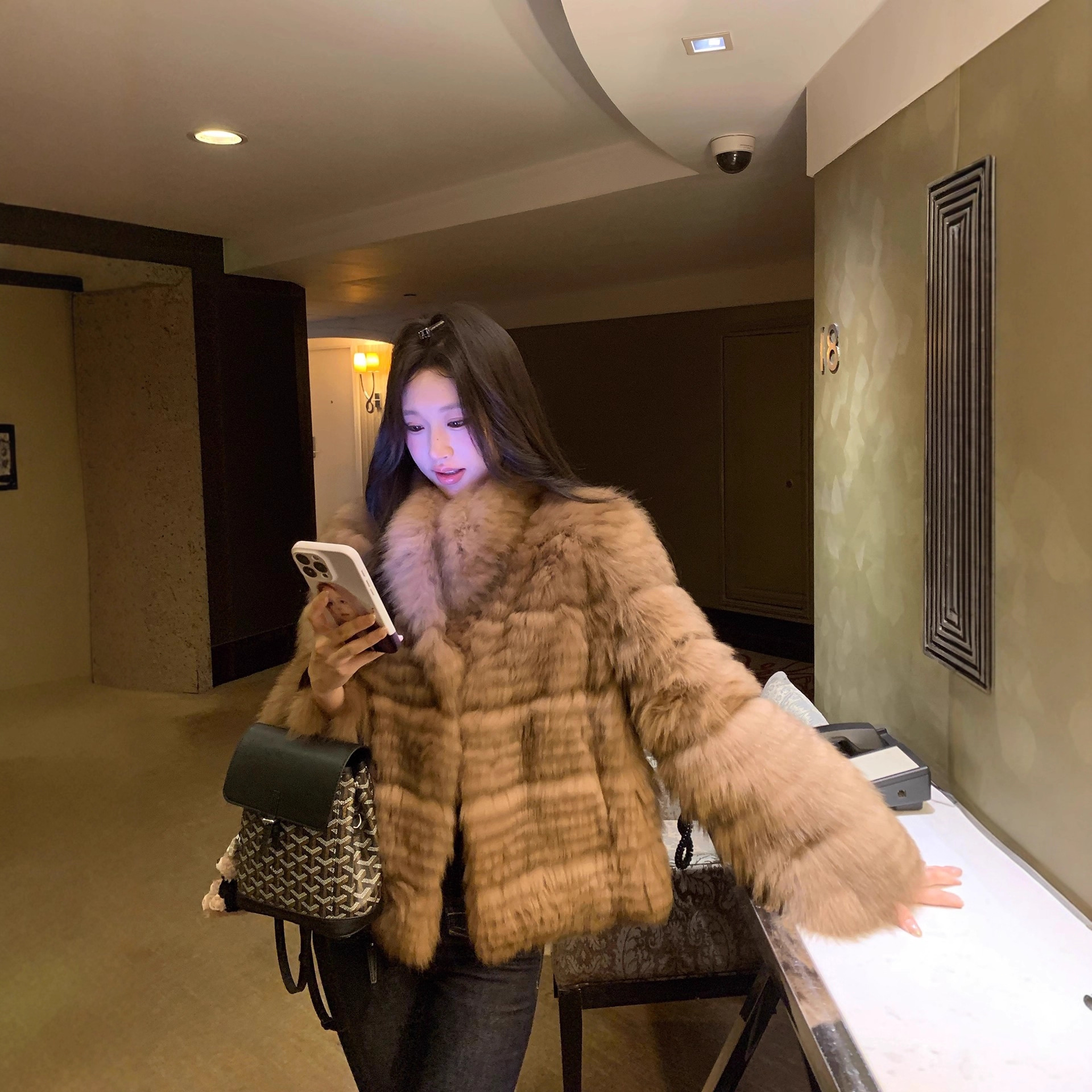 批发“冬日摩卡”狐狸毛车条皮草外套女2025冬新款高级感毛毛大衣