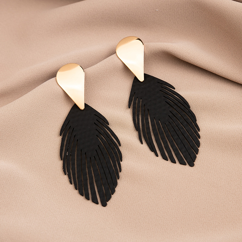 28g Weight Drop Earrings Classification 1 Pair Quantity Daily Occasion Iron Material Leaf Pattern Women'S Gender Plating Design Fashion Style 1 Pair Fashion Leaf Plating Iron Drop Earrings 8