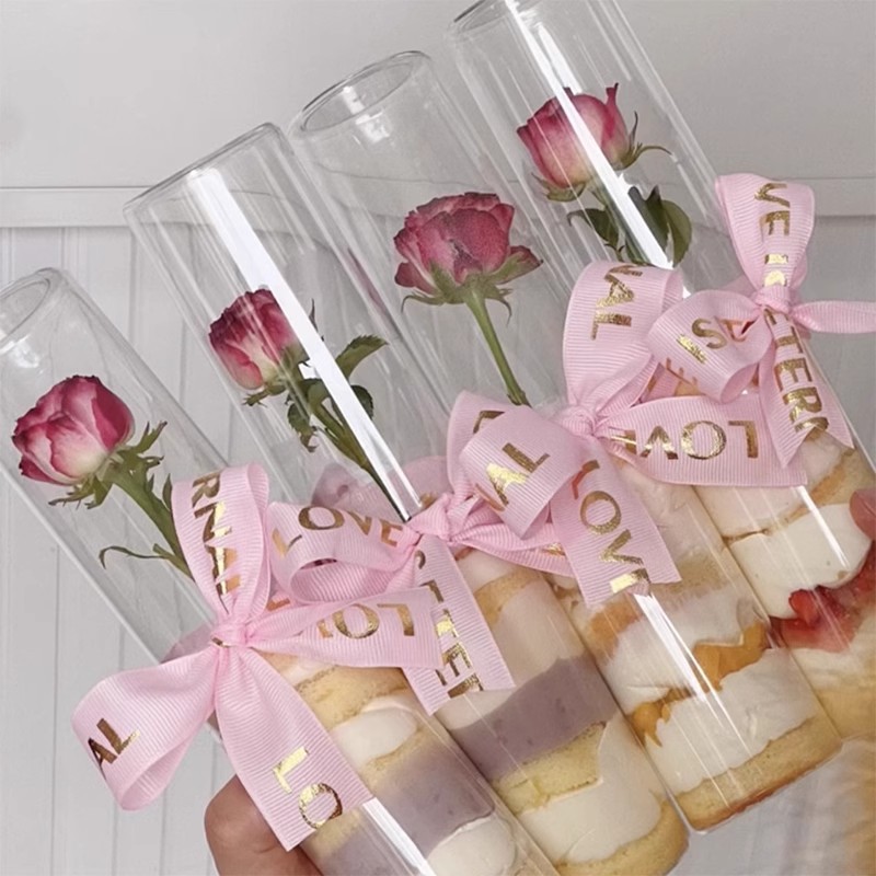 Día de la diosa de la mujer red pastel horneado decoración de mano claveles taza de barril transparente bolsa de mousse embalaje