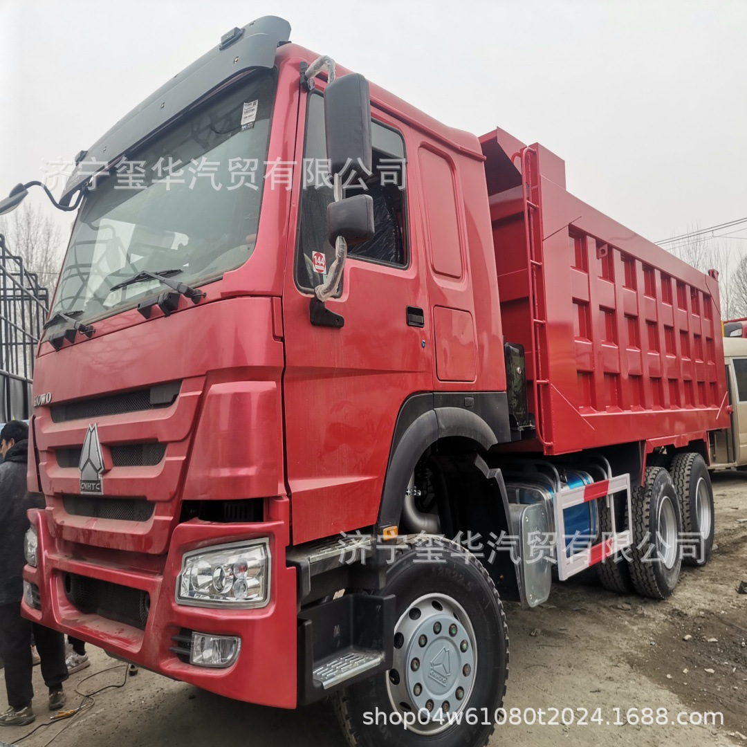 Long-Term Export of Howo Self-Loading Engineering Vehicles, 375-Horsepower Dump Trucks, and Eight-Wheel Dump Trucks for Transporting Soil and Gravel