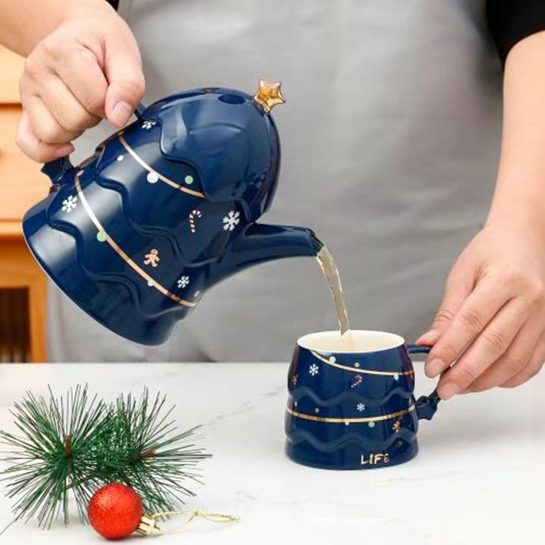 Estilo nórdico de cerámica personalizada árbol de Navidad juego de agua traje de regalo perfumado té botella de agua fría con bandeja de taza combinación