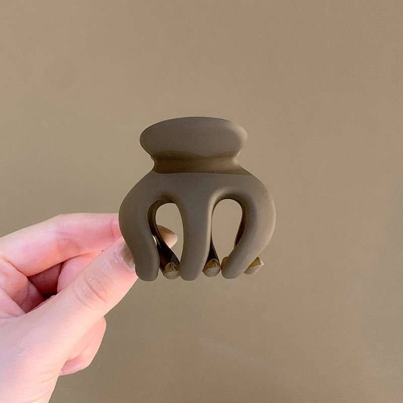 Clip de tiburón de gran tamaño elegante clip de pelo updo 2024 nuevo clip de celebridad de Internet tocado retro simple horquilla para mujeres