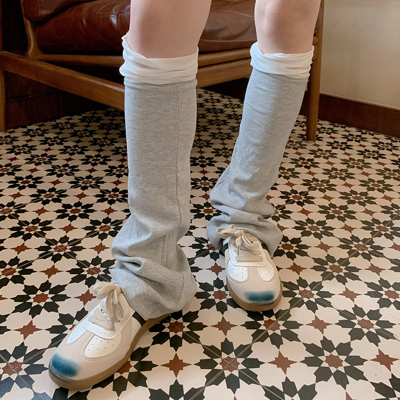 Dünne, farblich passende, elastische Beinstulpen aus gerippter Baumwolle in Schwarz, Weiß und Grau, schlichte, dünne Mittelrohrsocken, breite Beinsocken für Damen_voghion.com