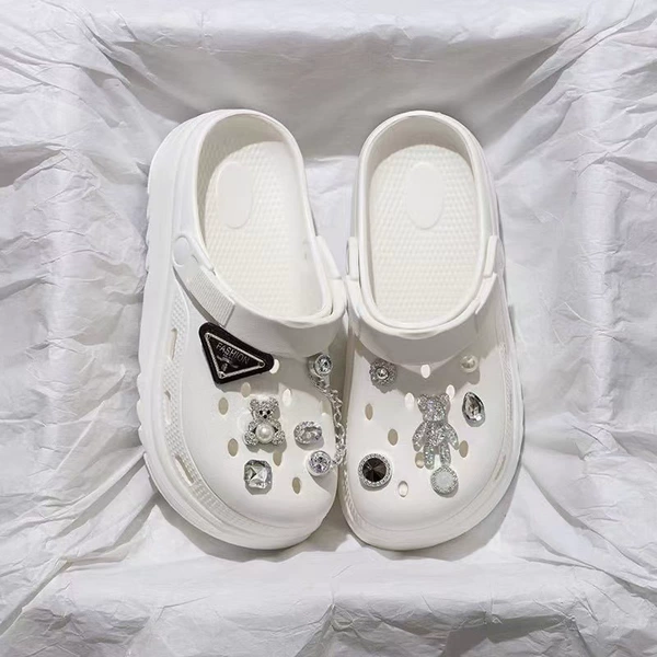 01 Hole shoes White [Chain Bear]