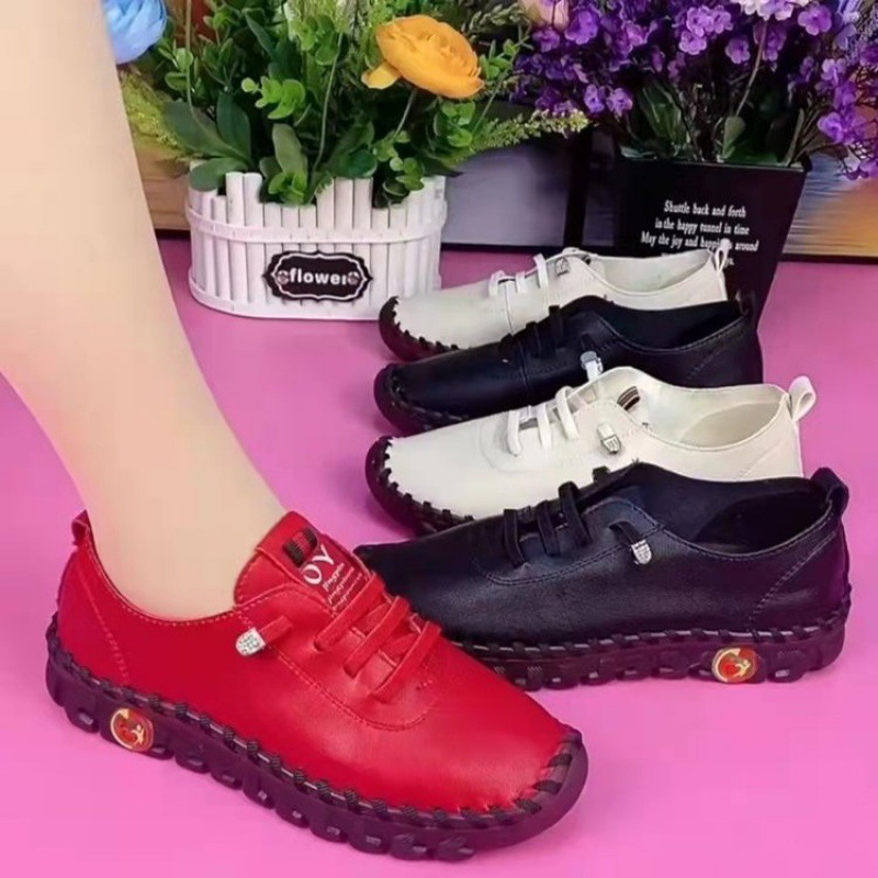 Tendón de la carne inferior suave zapatos de la madre de las mujeres primavera y verano 2022 nuevos zapatos planos de una sola capa zapatos casuales transfronterizos más el tamaño al por mayor de la boca baja