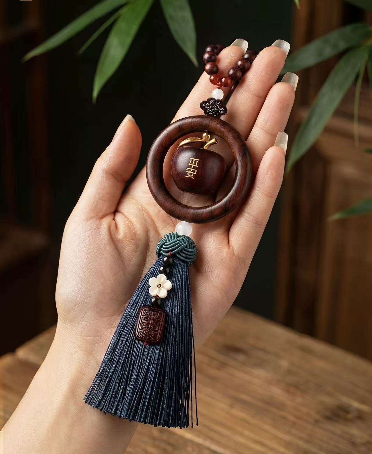 Rosewood Small Horse Apple Car Hanging Ornament, High-End and Exquisite Car-Mounted Safety Pendant, Interior Car Decoration, Car Hanging Accessory