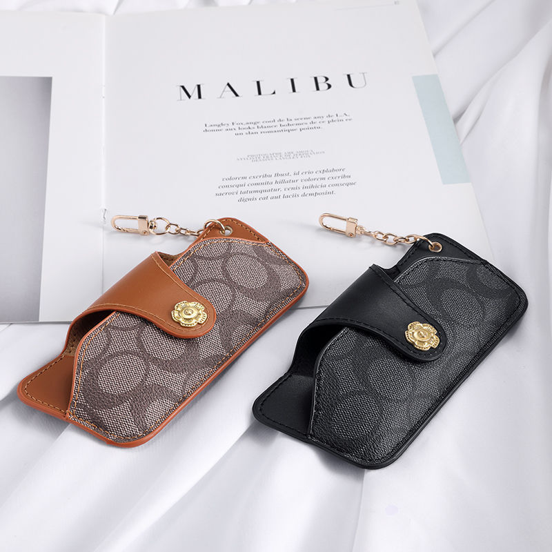 Chain Hanging Bag for Reading Glasses, Thick Vegetable-Tanned Leather Case with Snap Button, Pressure-Resistant Soft Leather Glasses Pouch, Portable for Men and Women