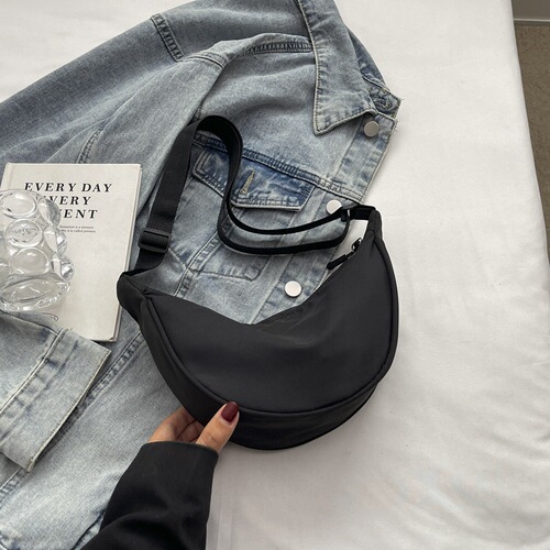 Women's Nylon Crossbody Bag 2024 New Fashion Round Box Bag Lightweight Sporty Small Shoulder Bag Underarm Bag BAGS
