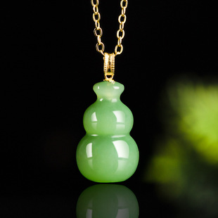 Old material Hetian jade jasper spinach green three-dimensional gourd pendant 18k gold buckle inlaid with natural jade pendant