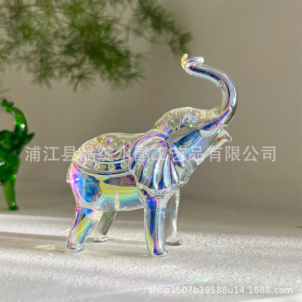 Fabricante fuente de arte de regalo de oficina decoración de escritorio Feng Shui cuatro colores opcionales para atraer la fortuna elefante adornos de cristal