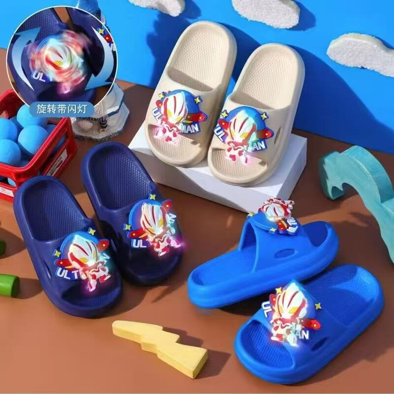 2025 New Eva Children's Slippers Boys Cartoon Flashing Lights Non-Slip Sandals Summer Cute Rotating Soft Soles