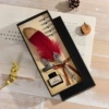 Beautiful wine red wine red (carved pen holder)