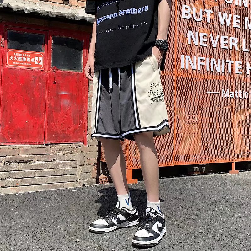 Pantalones cortos casuales de verano simples para hombres ins marca de moda color sólido contraste moda suelta pierna recta pantalones deportivos de cinco puntos