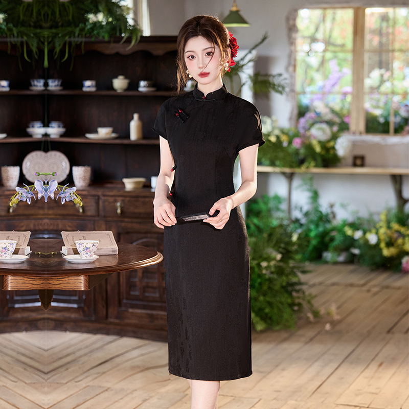 Cheongsam 2025 New Improved Retro Toasting Dress Bride Short-sleeved Red Engagement New Chinese Wedding dress Women Cheongsam 2025 New Improved Retro Toasting Dress Bride Short-sleeved Red Engagement New Chinese Wedding dress Women