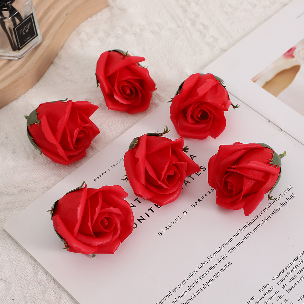 Nuevo 520 Día de San Valentín tres capas rosa flor eterna cabeza colorida jabón flor caja de regalo ramo flor tienda suministros al por mayor