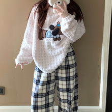 �ﶬ���Ӻ�ͨ˯��Ů�L������Lѝ���b�Ҿӷ�ɺ���q�������eë�q