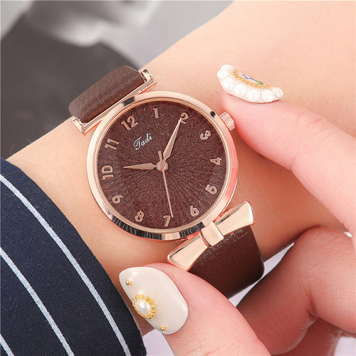 Wholesale Fresh and Light Personality Belt Quartz Watch for Women, Cross-Border Fashion Digital Petal Pattern Women's Watch, Ladies Watch