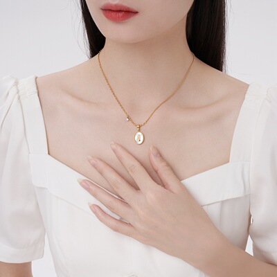 ins Retro Oval tulips Necklace A small minority Sense of design Titanium clavicle Jewelry Pendant