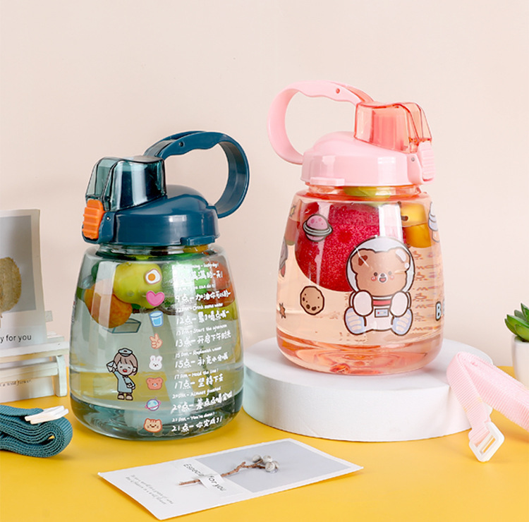 Gran capacidad de plástico de calidad alimentaria taza de agua portátil paja dibujos animados gran vientre taza con mango tapa elástica hervidor de agua para niños