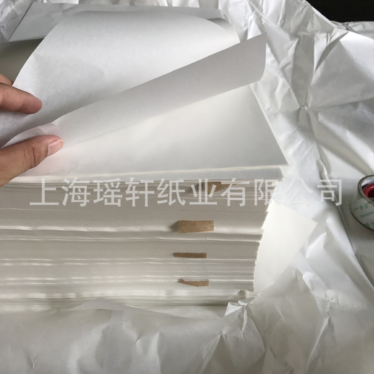 鞋子箱包手袋用无尘塞包纸填充纸，不掉纸屑填充纸，包装缓冲衬纸