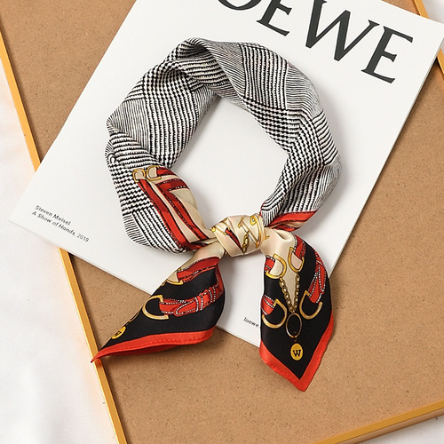 Silk mulberry small square scarf, silk scarf, gift for women in spring and autumn, versatile temperament scarf, thin scarf with suit shirt