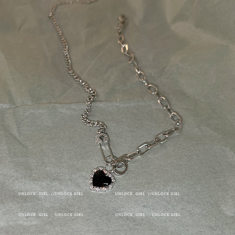 Black small necklace with zircon