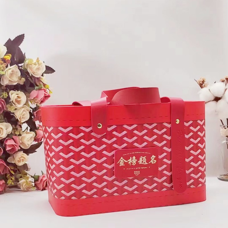 Ланч-бокс; название золотого списка; большой размер 28*15*18 см