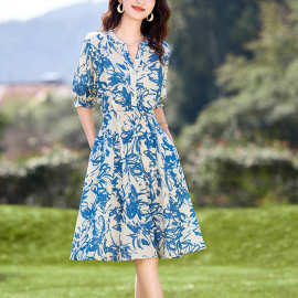 蓝色复古纯棉印花连衣裙女夏季2025新款收腰显瘦中长款V领裙子潮