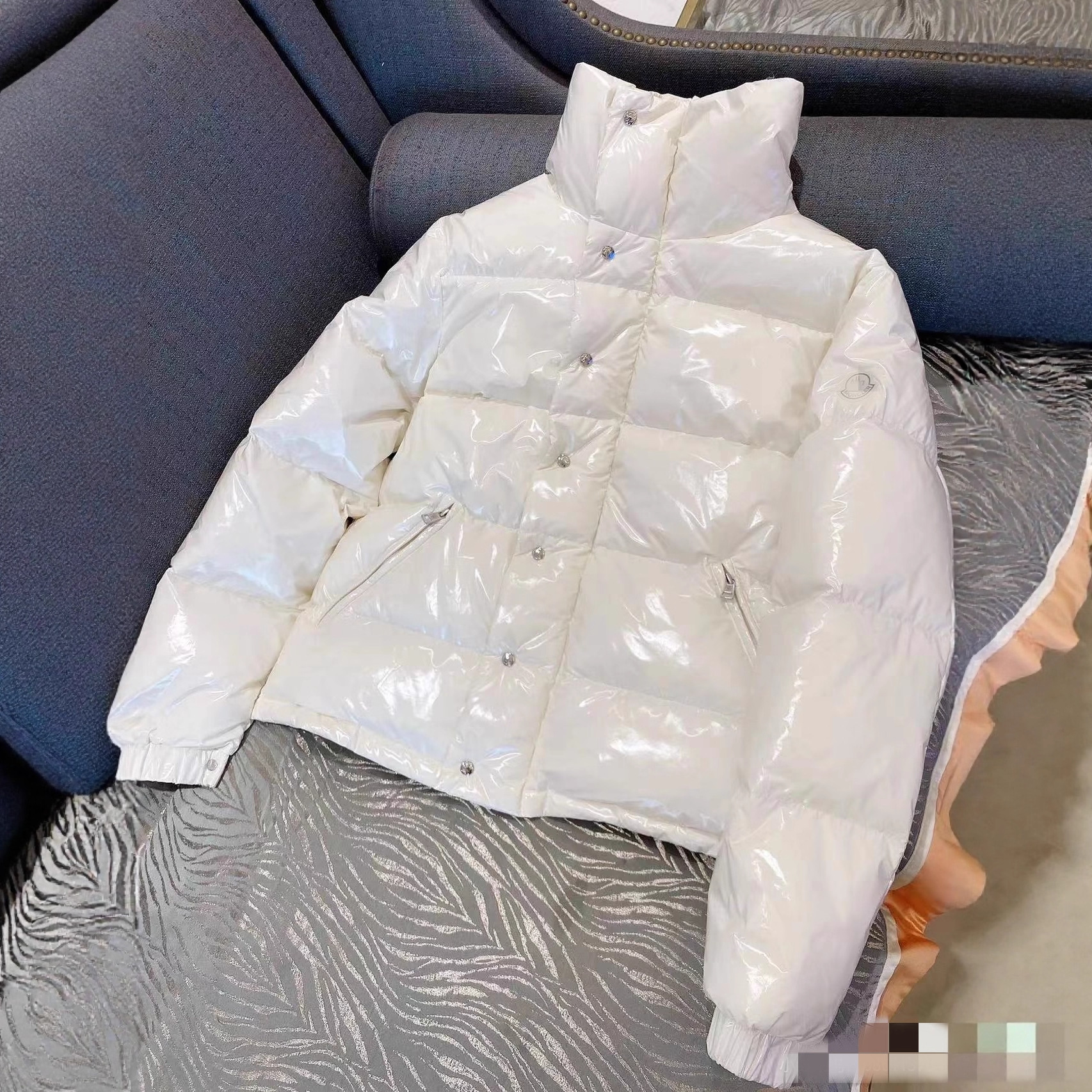 蒙家秋冬新款立领漆皮亮面免洗白鹅绒羽绒服女款防寒防水保暖外套