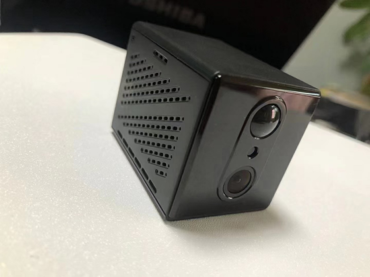 家用无线4G电池摄影头免布线插电免钉装连手机远程监控器楼道门口