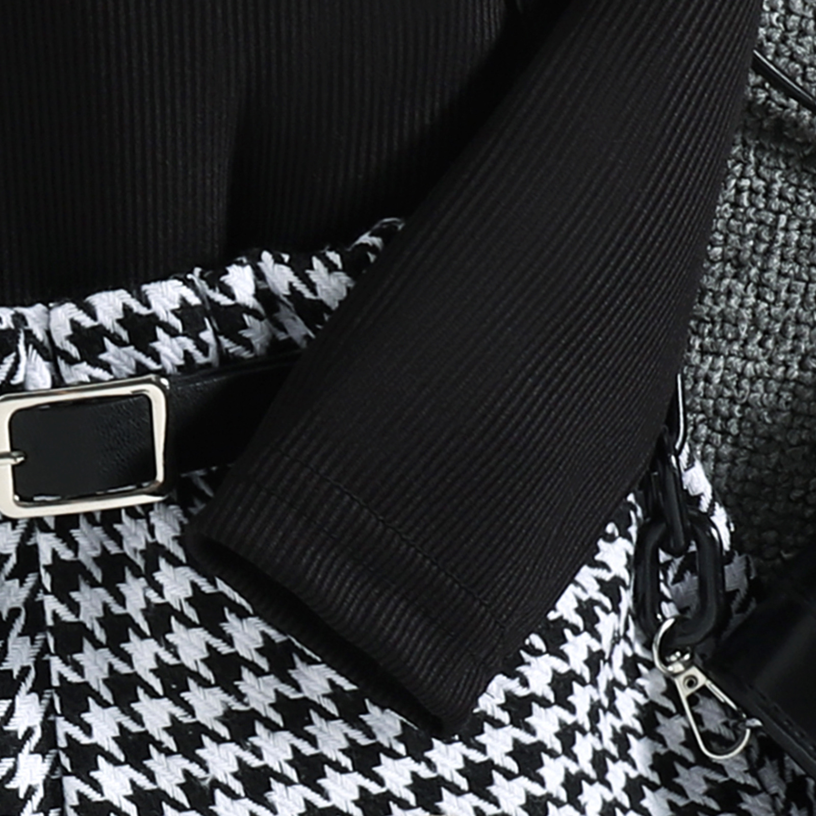 Treasure salary children's clothing autumn high collar ruffle design long sleeved bird pattern shorts with belt set_voghion.com