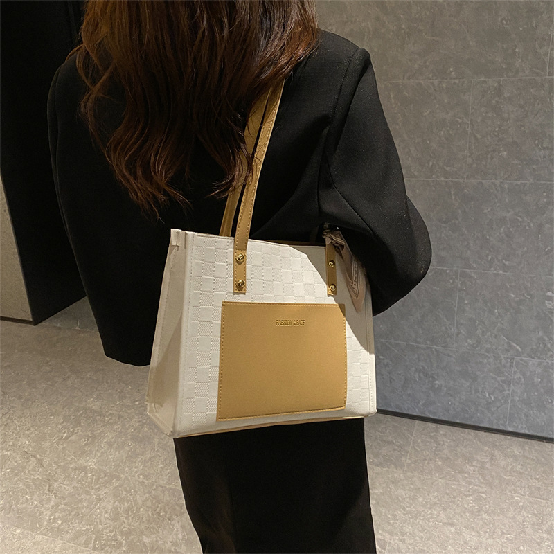 Women's Large All Seasons Pu Leather Color Block Fashion Ribbon Square Zipper Tote Bag display picture 4