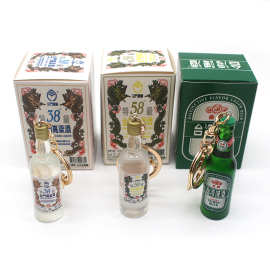 台湾树脂啤酒钥匙扣金门58度高粱酒钥匙圈创意仿真食品娃娃机吊饰