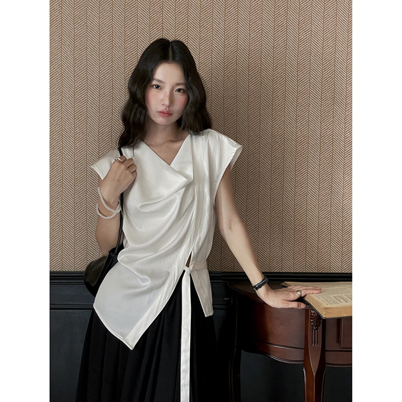 [Mousse Swing Collar 2 Colors] Ge Ming Irregular Hem Slit Shirt Women's Summer New Top N196C