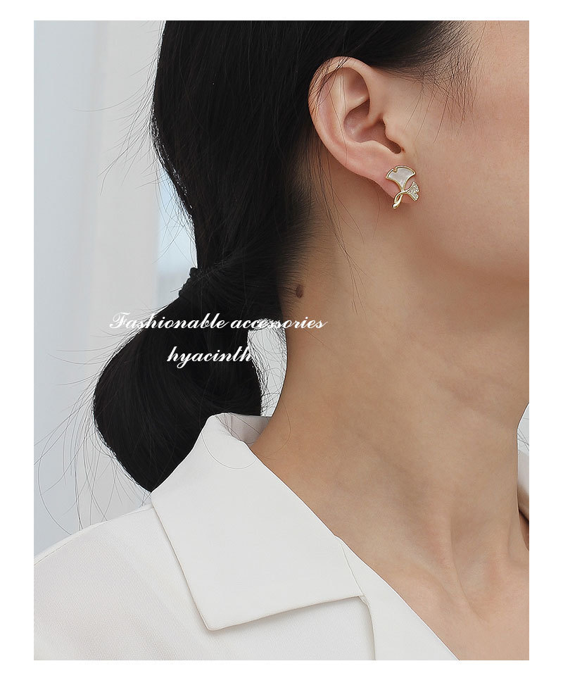 Korea Leaf Rhinestone Alloy Earrings display picture 7